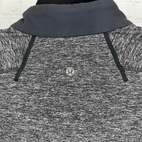 Lululemon Men’s Black and Gray Pullover Lightweight Vented Top No Size Tag - Picture 5 of 6